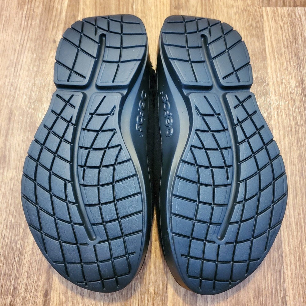 OOFOS Oocoozie Slippers Men 9 Black Mule Sherpa Luxe Recovery Shoes New‎ - Picture 5 of 6